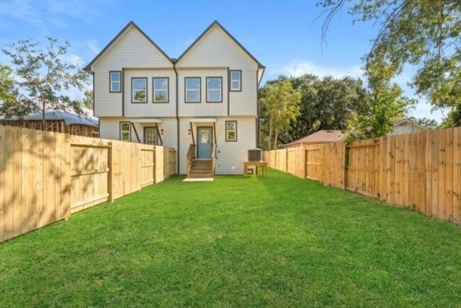 Building Photo - 8149 Talton St
