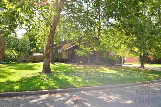 Building Photo - 8316 S Pittsburg Ave