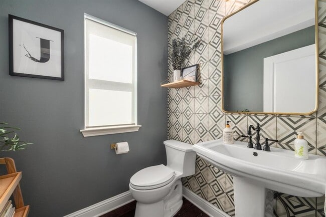 Building Photo - 6701 Teulada Dr