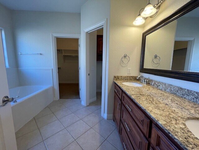 Building Photo - 3909 SW Sycamore St