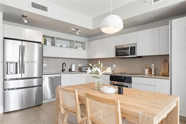 Building Photo - 3470 E Coast Ave