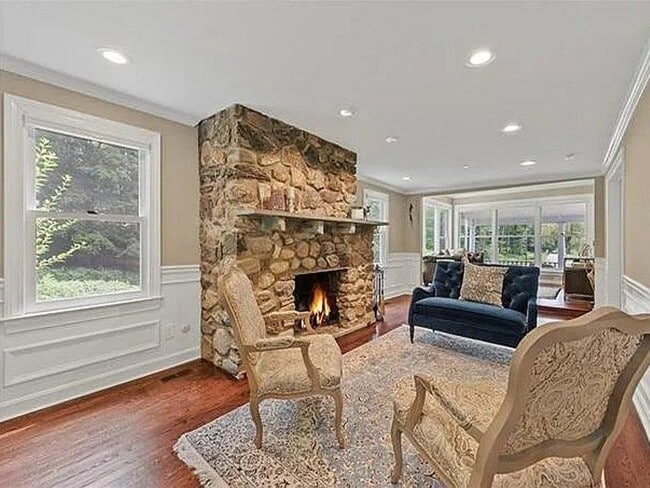 Building Photo - 777 Armonk Rd