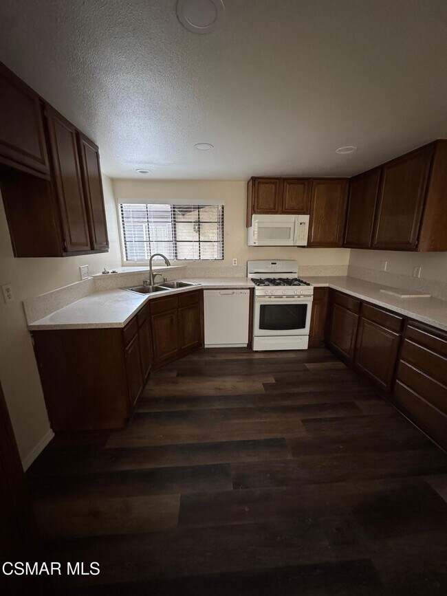 Building Photo - 358 Mooncrest Ct