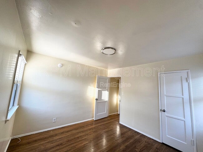 Building Photo - 7030 La Tijera Blvd