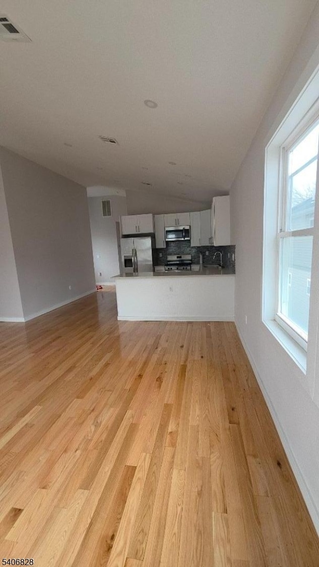 Building Photo - 10 Shaw Ave