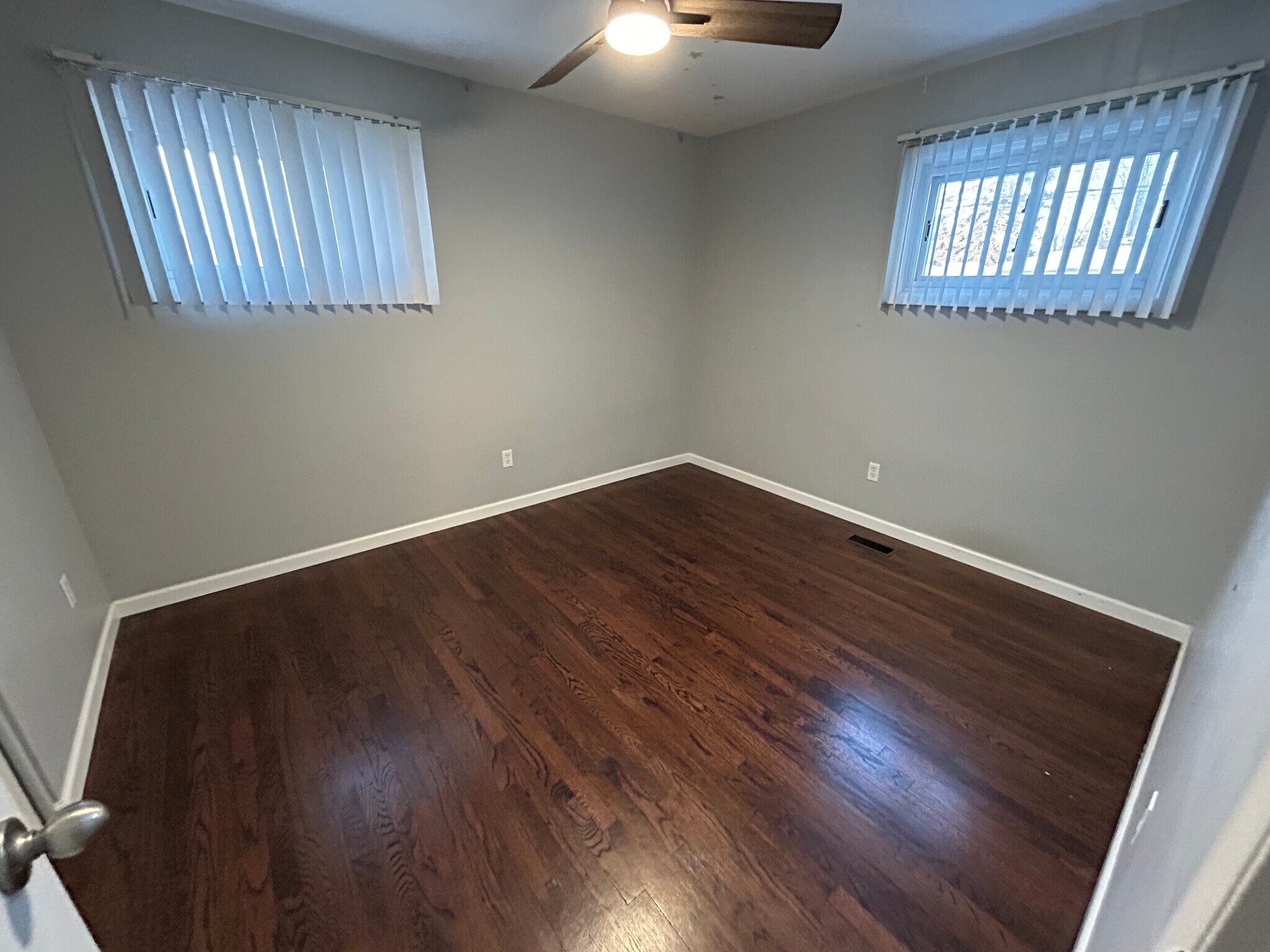 Building Photo - 6838 Moccasin St