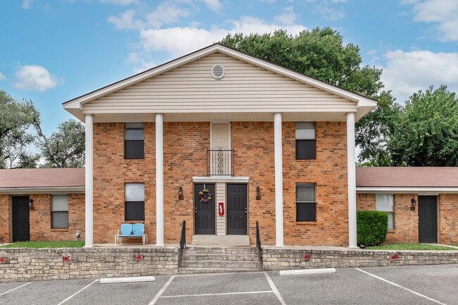 Building Photo - Hunnington Townhomes