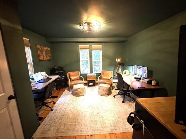 Building Photo - 78 Main St