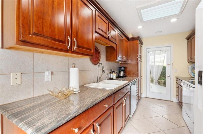 Building Photo - 1387 Moonmist Dr