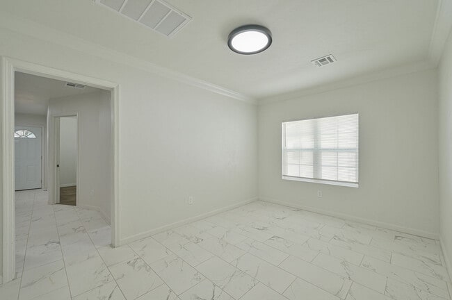 Building Photo - 1526 NW 45th St