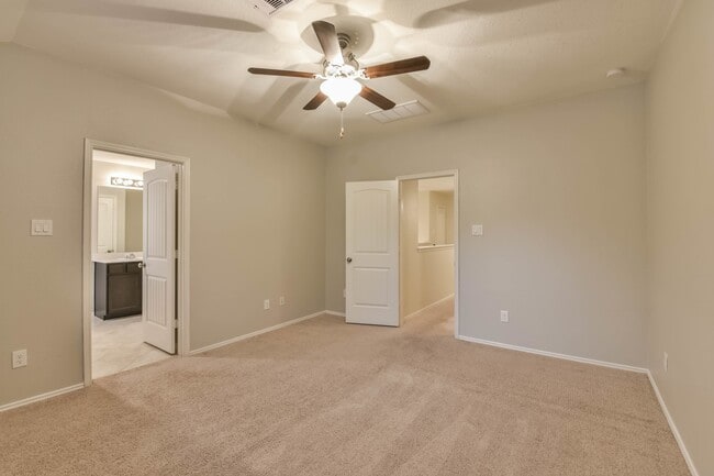 Building Photo - 16131 Beachside Pl