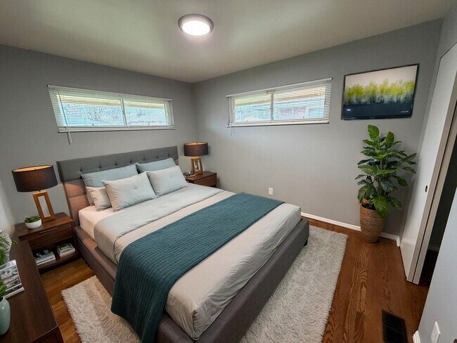 Building Photo - 8862 Zodiac Dr