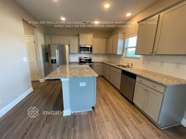 Building Photo - 5377 Roberta Crossing Dr