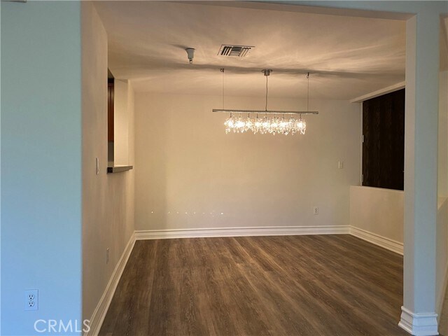 Building Photo - 107 N Swall Dr