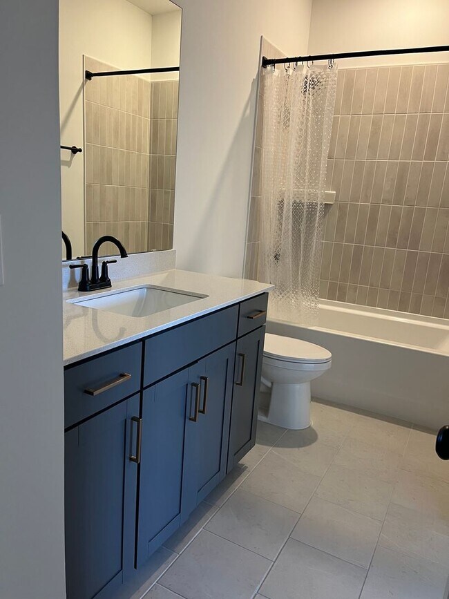 Building Photo - Beautiful New Home