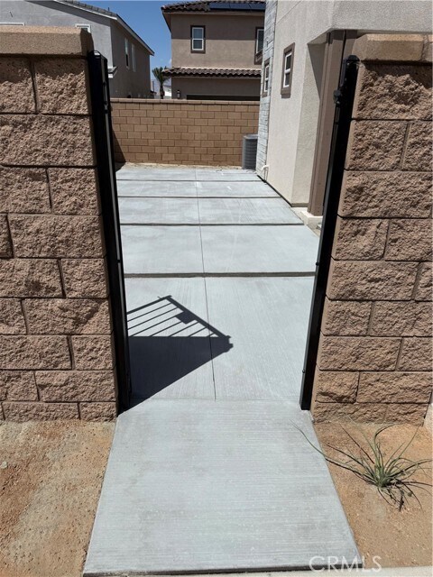 Building Photo - 75225 Aldrich Dr