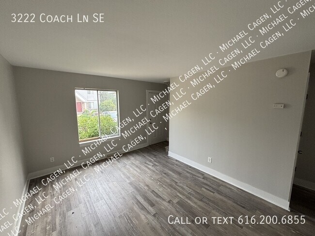 Building Photo - 3222 Coach Ln SE