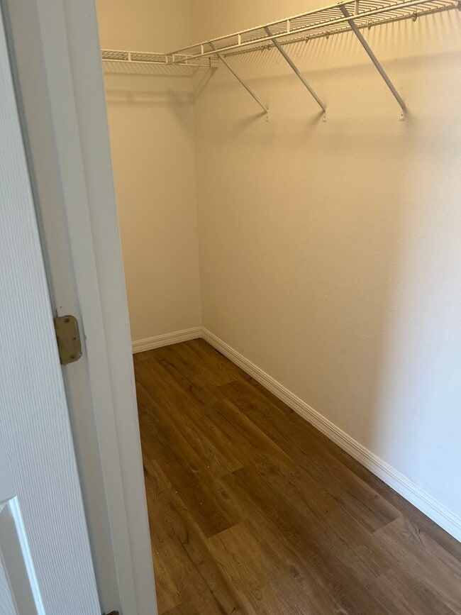 Building Photo - Spacious 3/2 with Attached 2 Car Garage in Deltona Lakes!