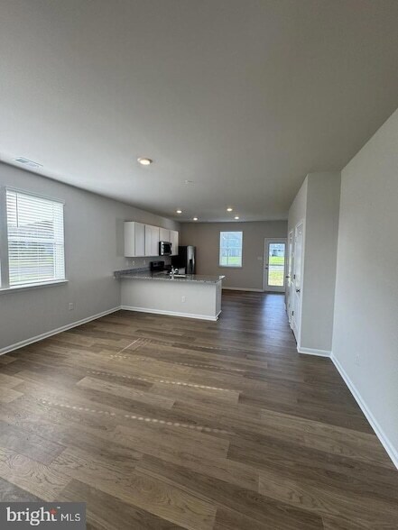 Building Photo - 1408 Sugarplum Ln