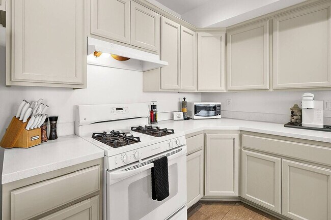 Building Photo - 2615 N Starr St