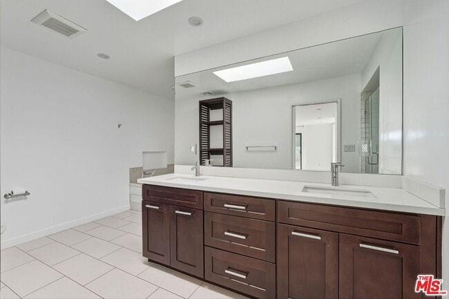 Building Photo - 5307 Wilkinson Ave