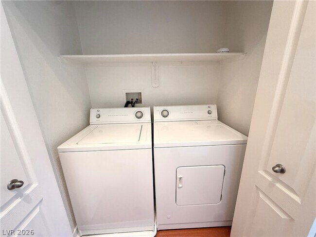 Building Photo - 3320 Cactus Shadow St