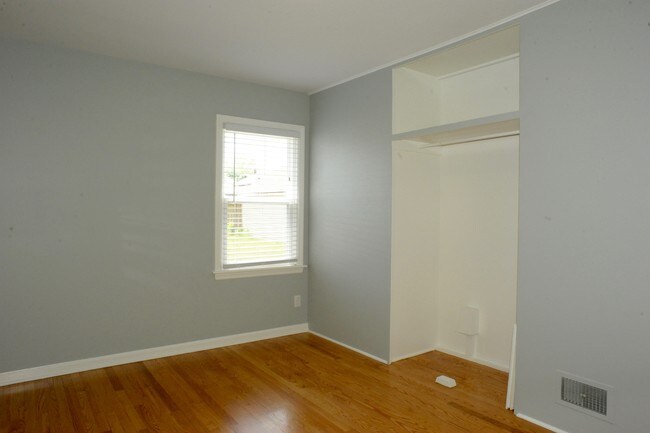 Building Photo - 1030 Veto St NW