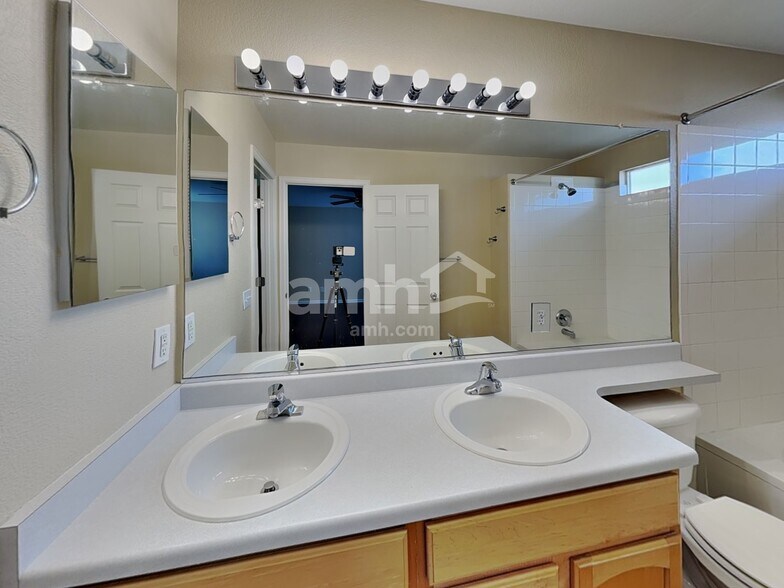 Building Photo - 20342 E 40th Pl