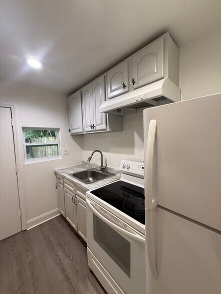 Building Photo - 2315 Carroll Pl