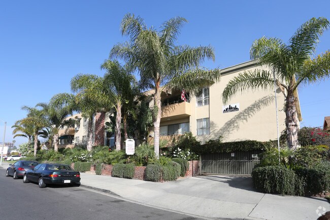 Building Photo - The Chariton House