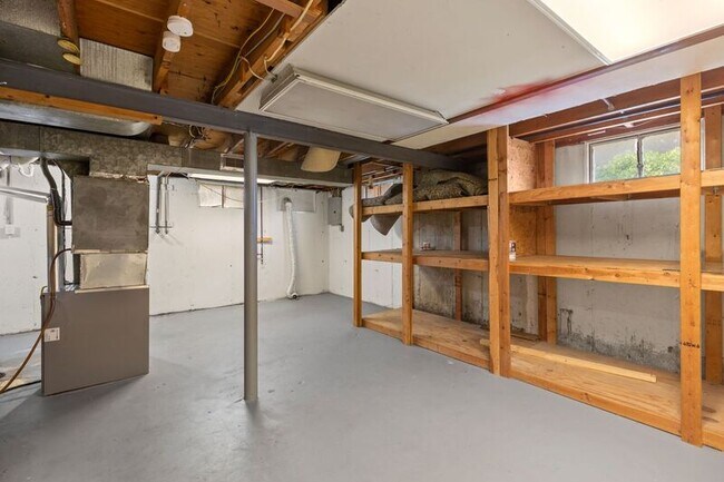 Building Photo - 1560 Estes Dr