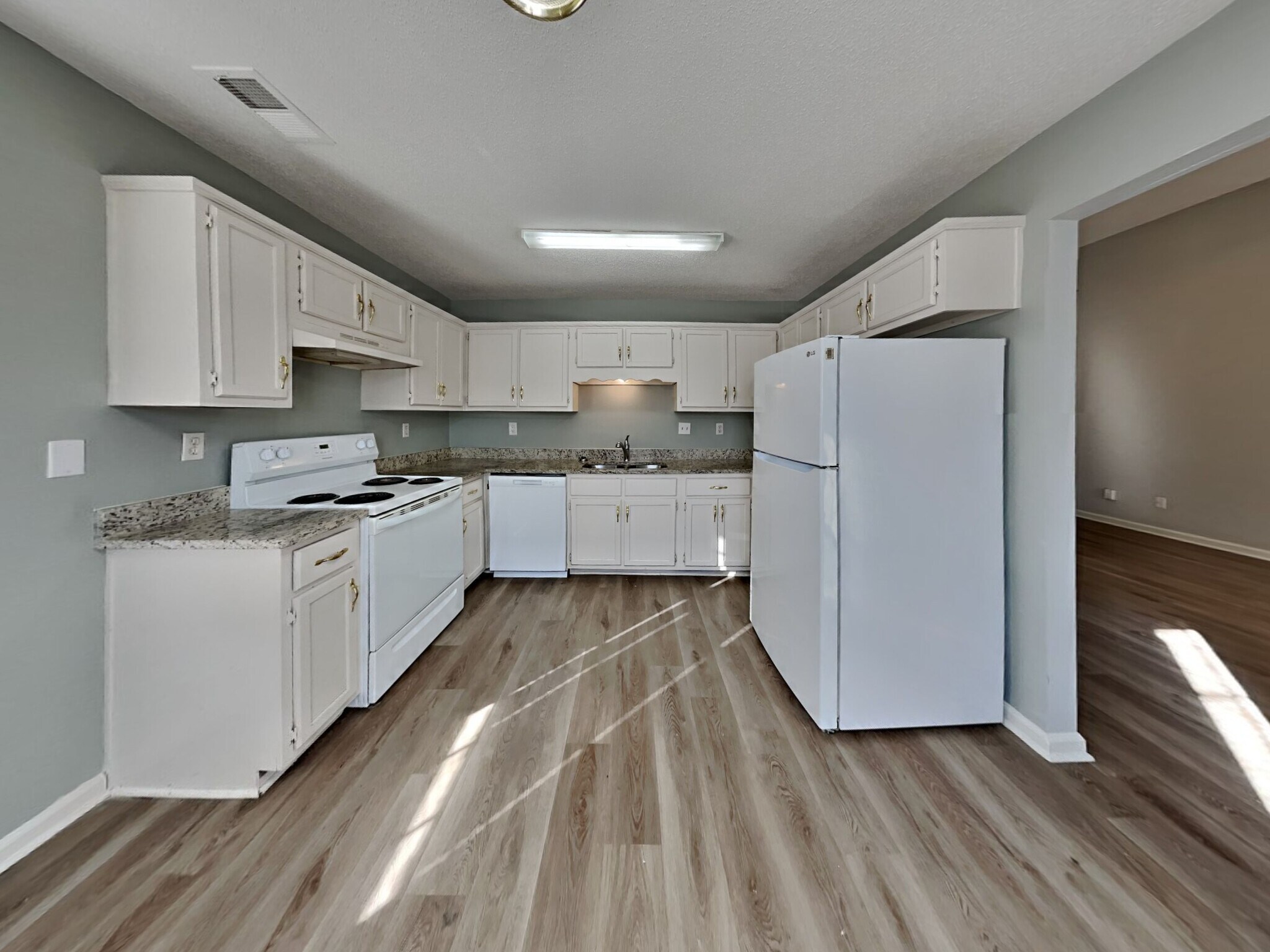 Building Photo - 5849 Amaray Cove