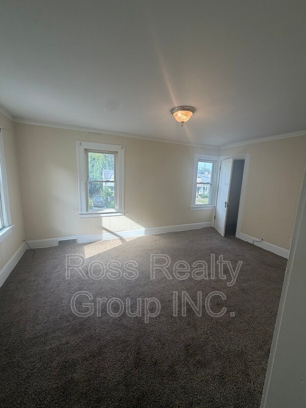 Building Photo - 1725 Mansfield Rd