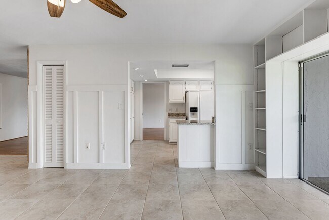 Building Photo - ** LAKEWOOD ** 3 BED / 2 BATH / GARAGE - SINGLE FAMILY HOME - GREAT LOCATION! - PET OK - ANNUAL R...