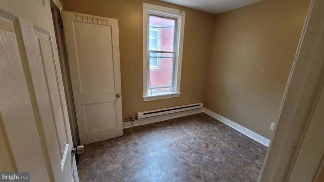 Building Photo - 410 N 6th St