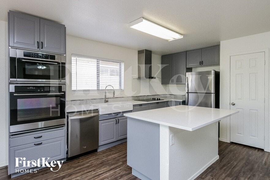 Building Photo - 8526 E Meseto Ave