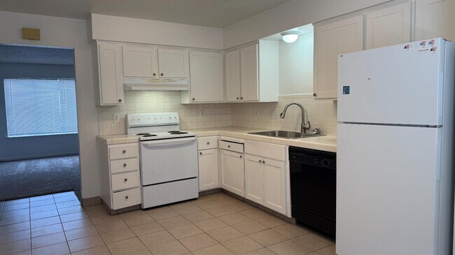 Building Photo - 1973 Emma Lee Ln