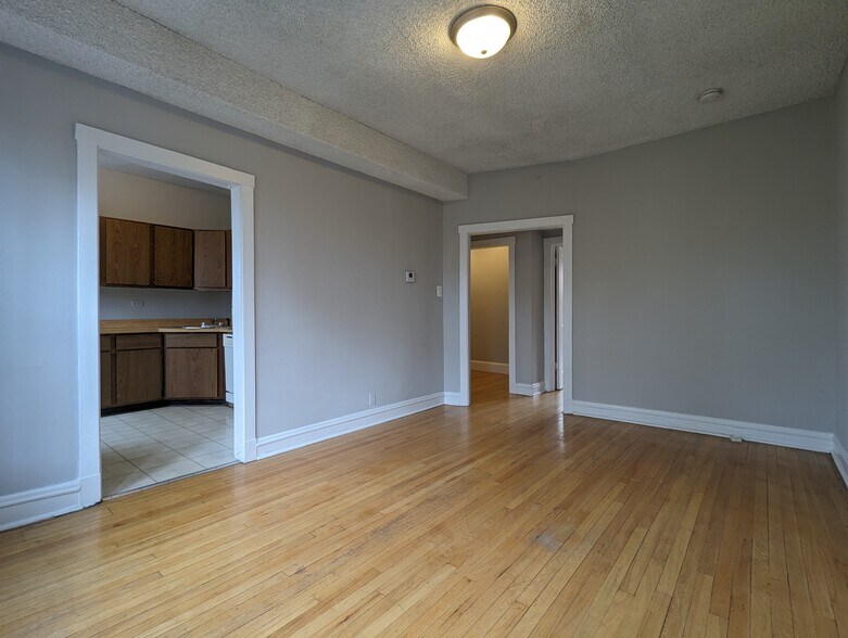 Building Photo - 3523 N Racine Ave