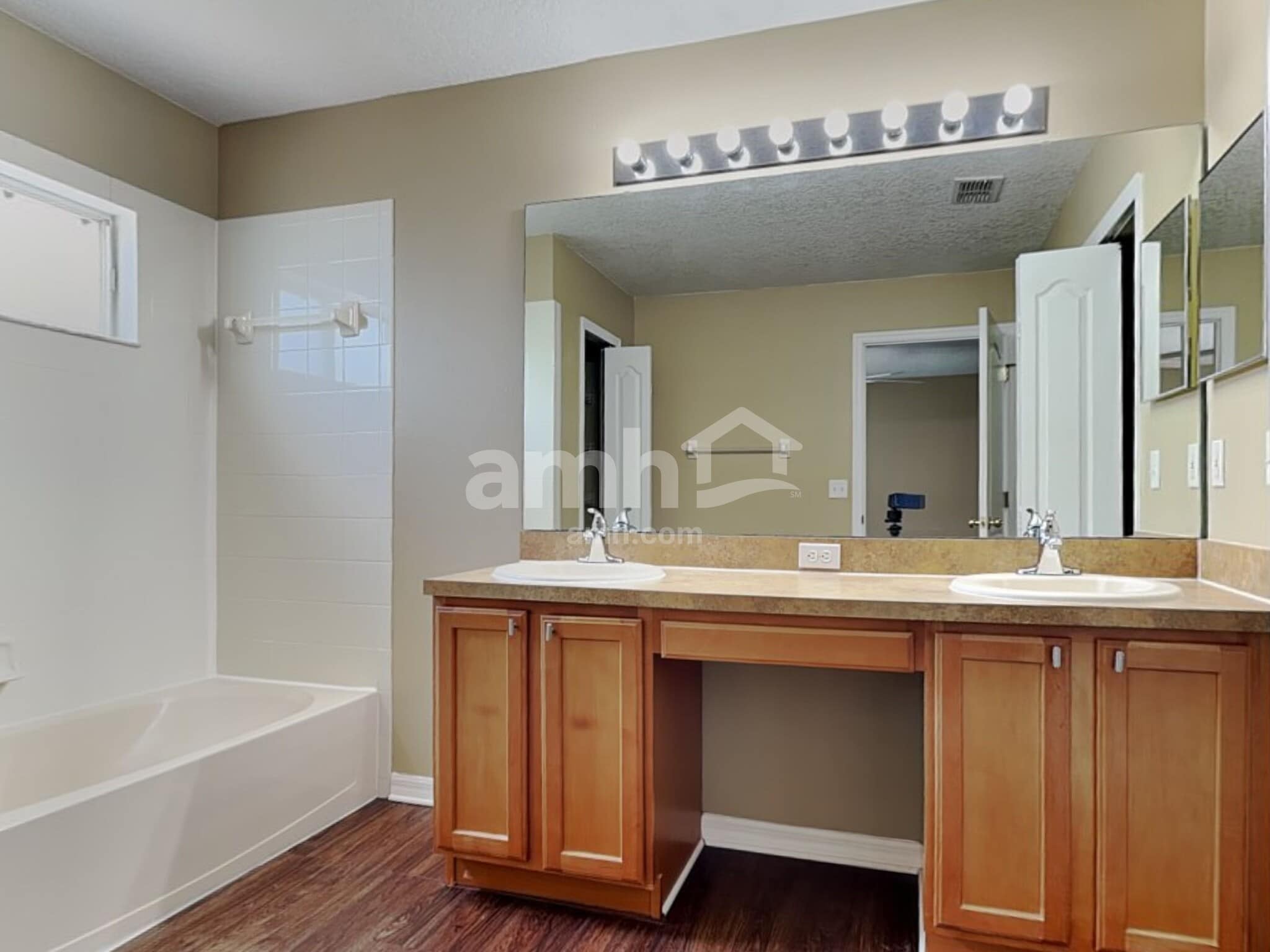 Building Photo - 1907 Seatonham St