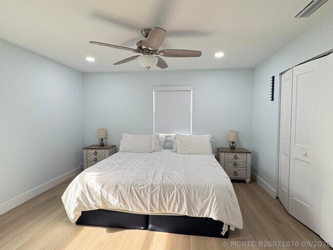 Building Photo - 1811 Melaleuca Dr