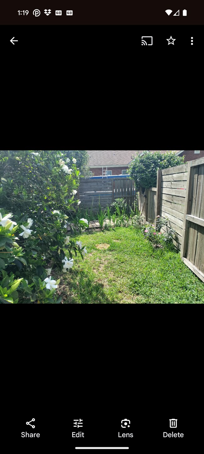 Gardenia - 403 E 53rd St