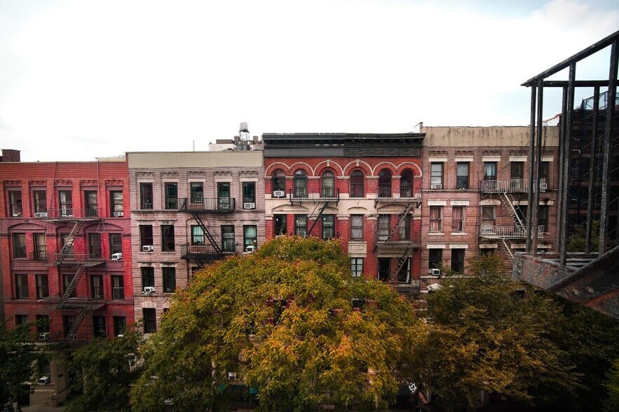 Building Photo - 9 W 103rd St