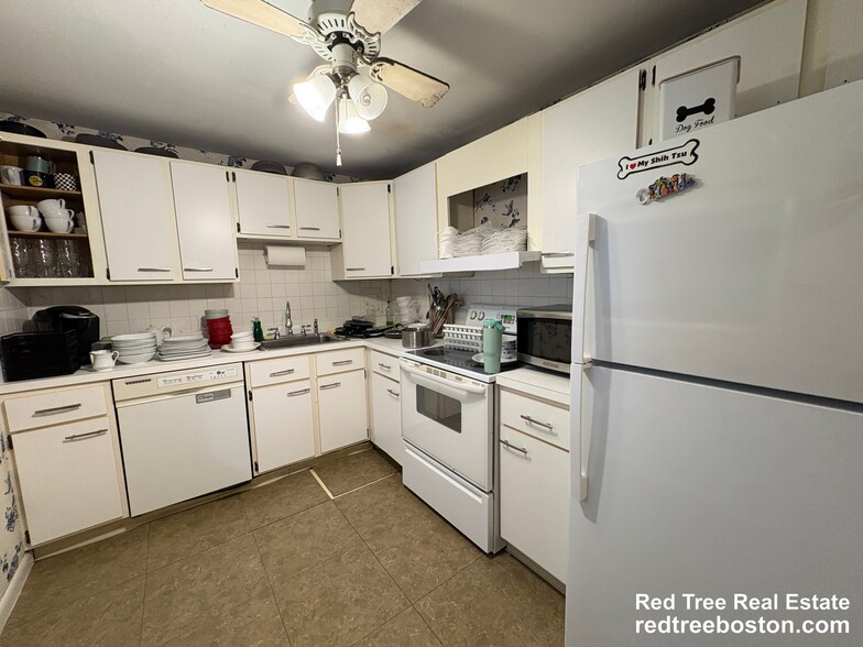 Building Photo - 121 Tremont St