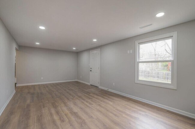 Building Photo - 10530 W 92nd Pl