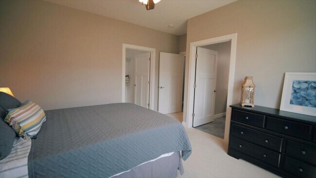 Building Photo - 812 Parkside Ln