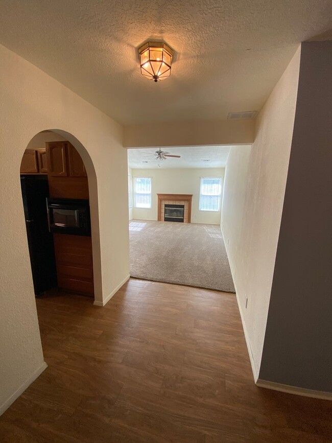Building Photo - Rio Rancho 4/bd 2/ba 3/CG Views