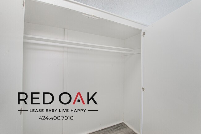 Building Photo - 12211 S Manor Dr