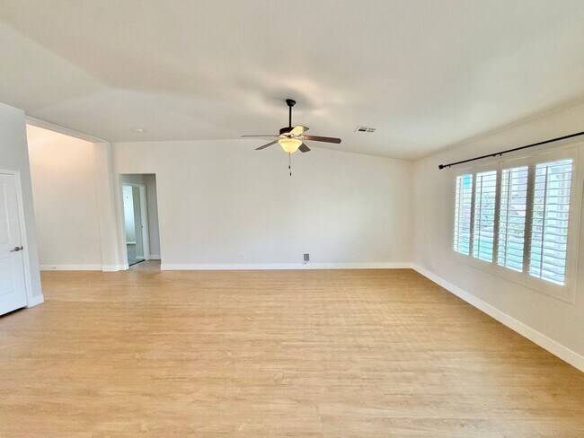 Building Photo - 151 Gold Bullion Way