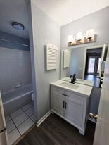 Building Photo - 11548 E Ride Dr