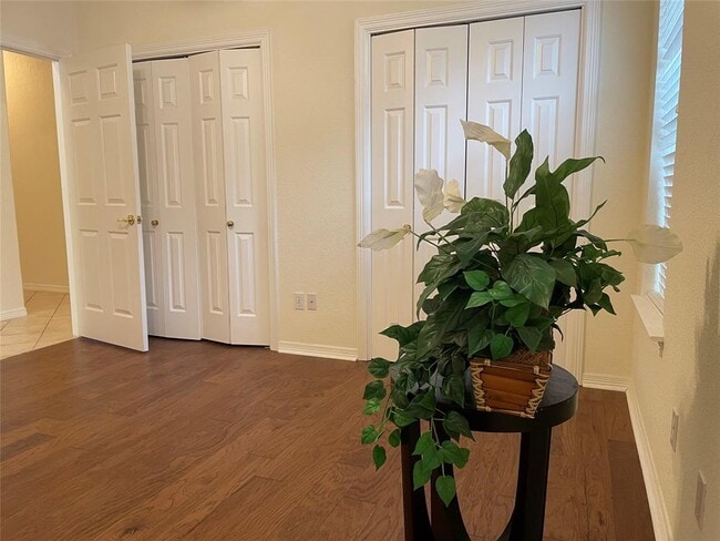 Building Photo - 120 Brazos Dr